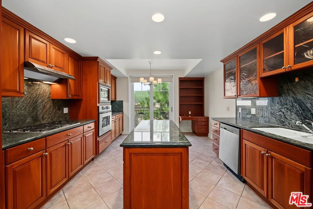 430 N Oakhurst Drive Ph406 Property Photo 20