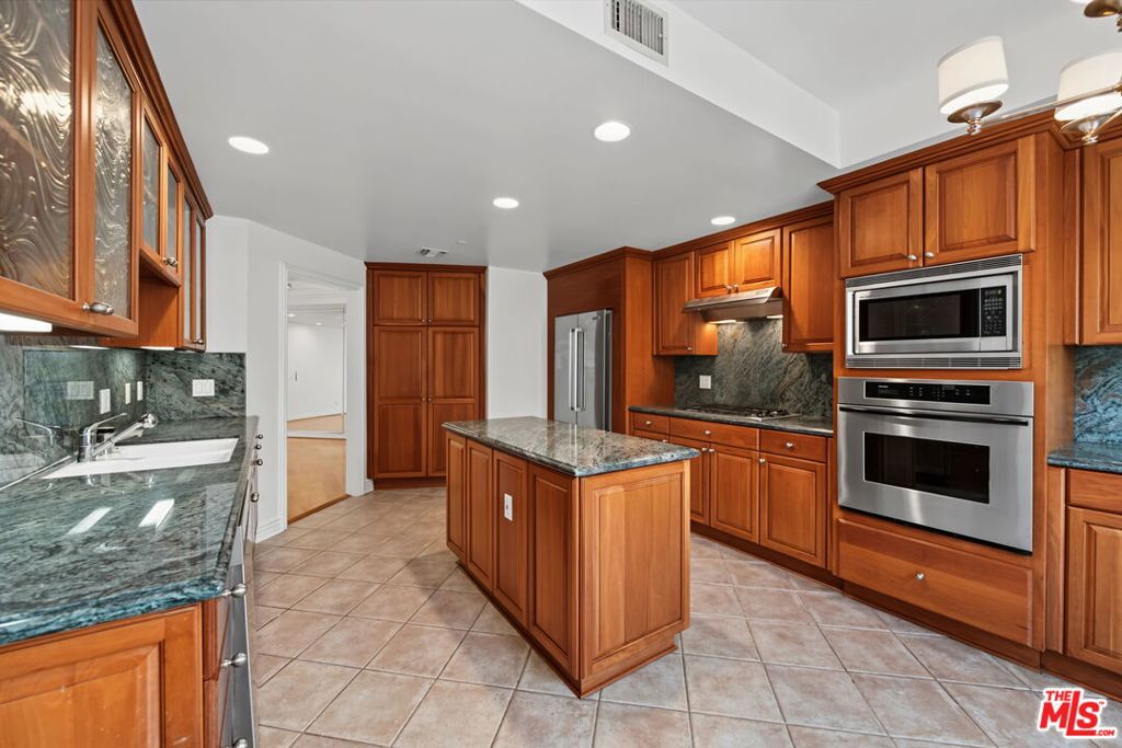 430 N Oakhurst Drive Ph406 Property Photo 23