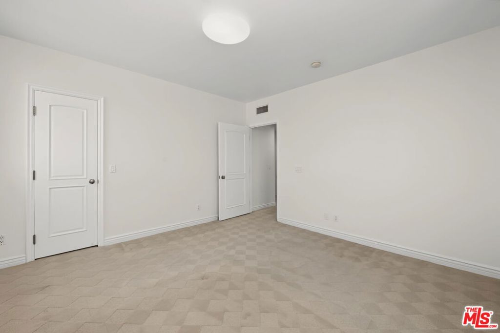 430 N Oakhurst Drive Ph406 Property Photo 32