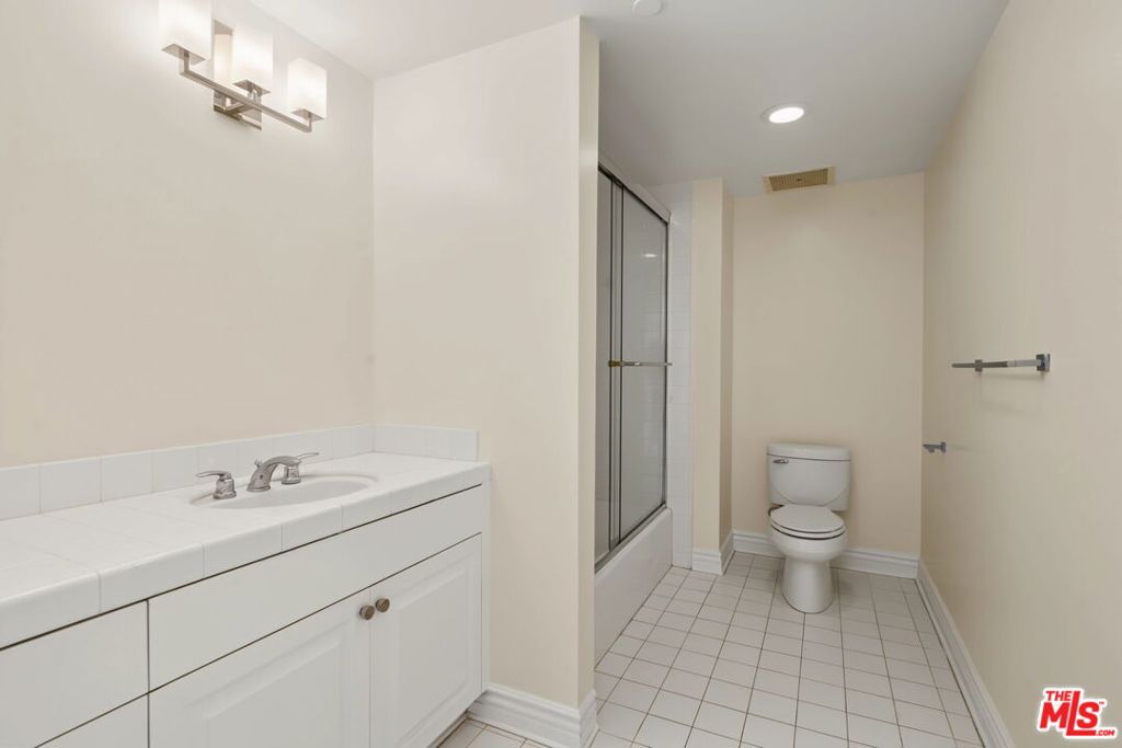 430 N Oakhurst Drive Ph406 Property Photo 35