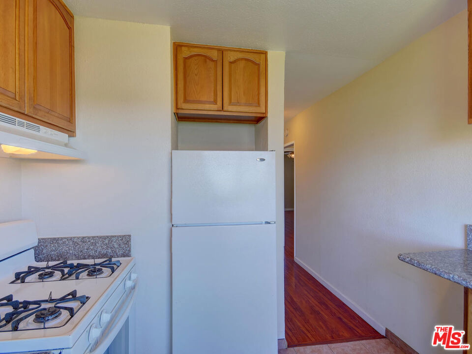 1540 N Fuller Avenue 9 Property Photo 8