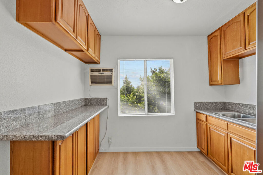 1540 N Fuller Avenue 8 Property Photo 8