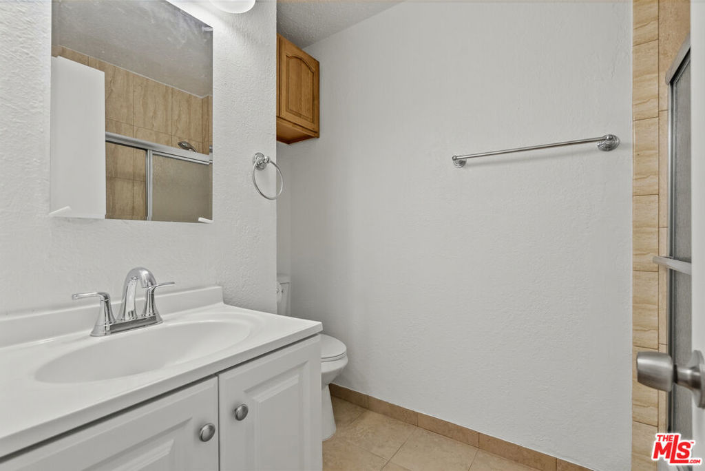 1540 N Fuller Avenue 8 Property Photo 12