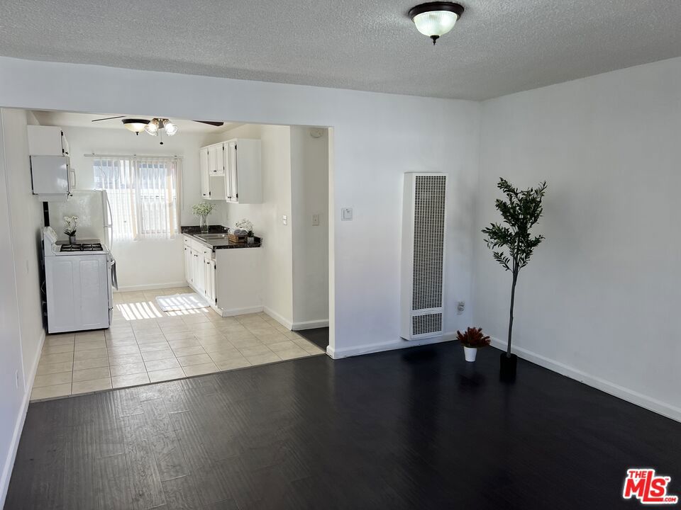 1330 S Wilton Place 9 Property Photo 5