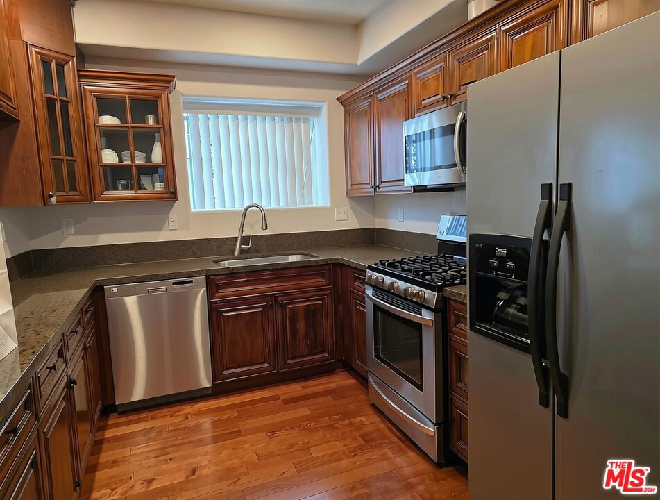 1026 S Oxford Avenue 204 Property Photo 4