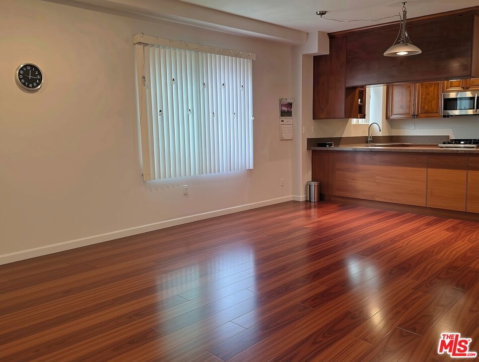 1026 S Oxford Avenue 204 Property Photo 7