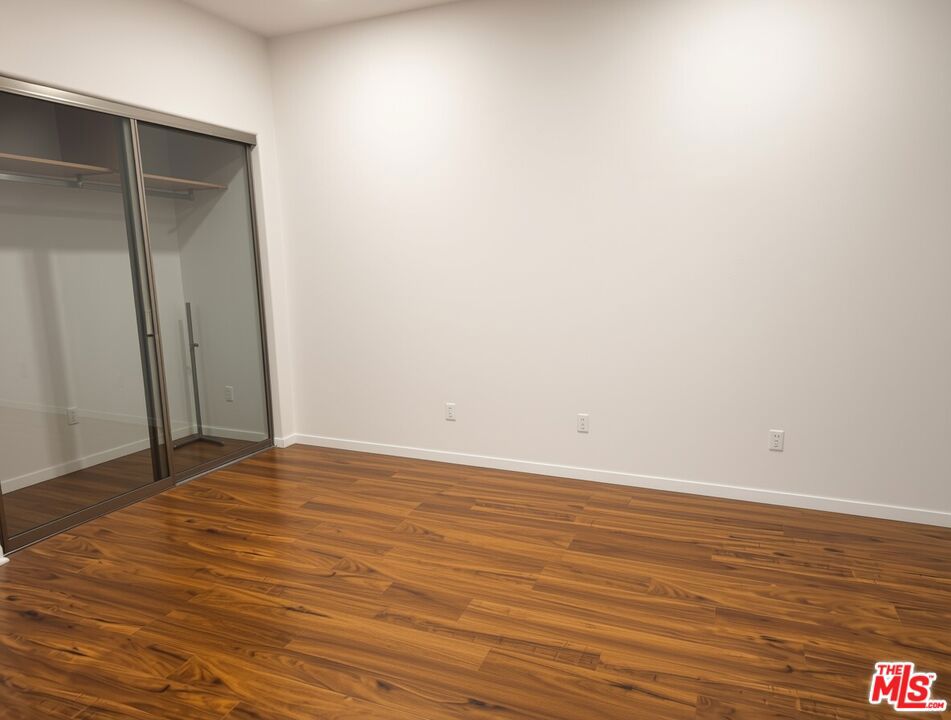 1026 S Oxford Avenue 204 Property Photo 10