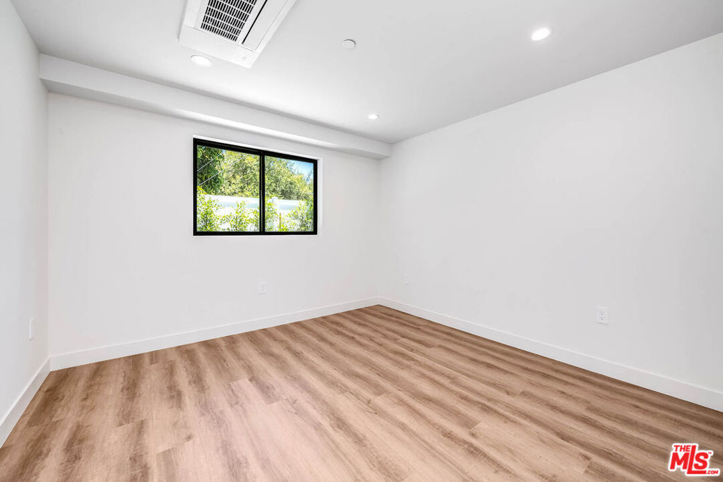 5954 Simpson Avenue Property Photo 43