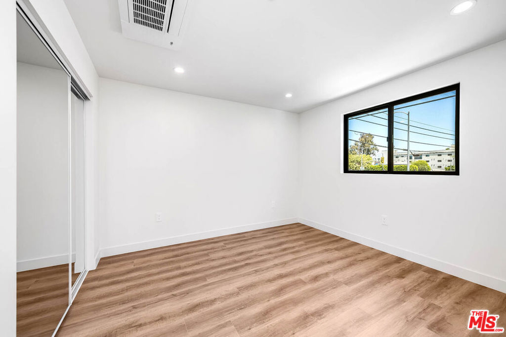 5954 Simpson Avenue Property Photo 48