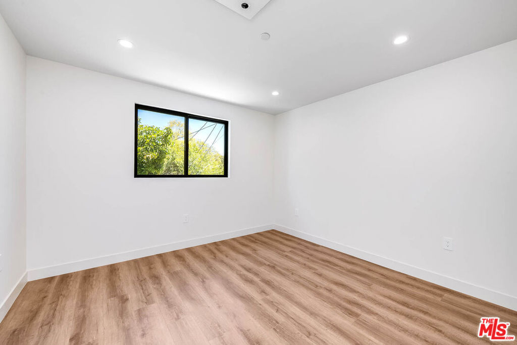 5954 Simpson Avenue Property Photo 50
