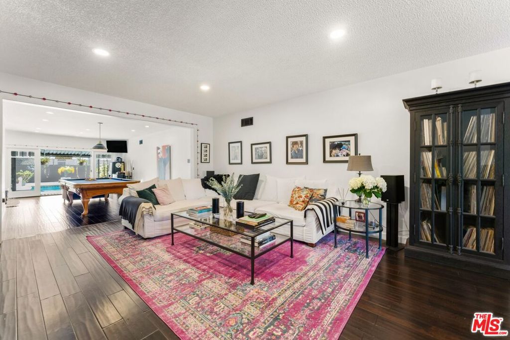 1903 Preuss Road Property Photo 8