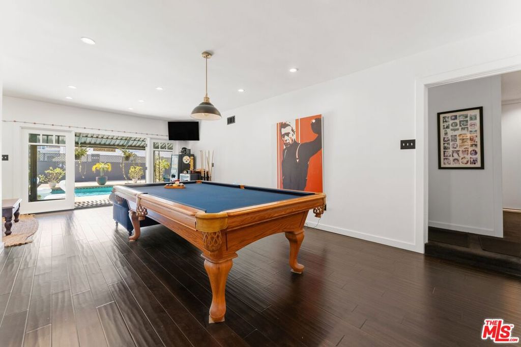 1903 Preuss Road Property Photo 10