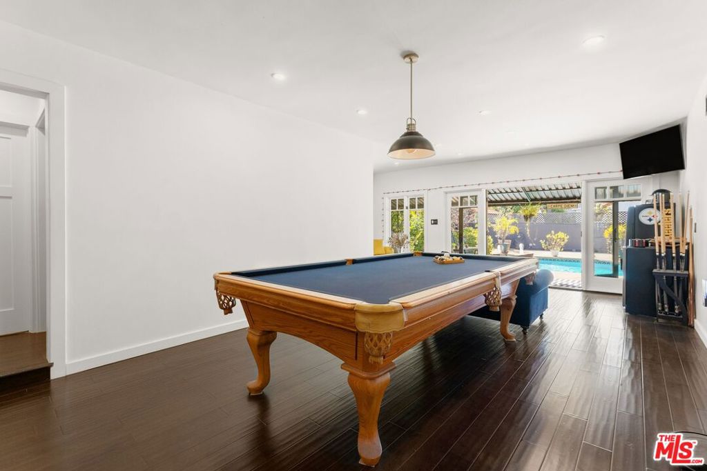 1903 Preuss Road Property Photo 11