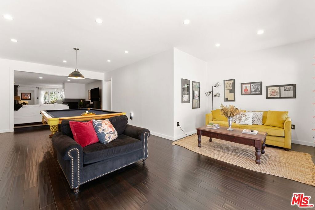 1903 Preuss Road Property Photo 12