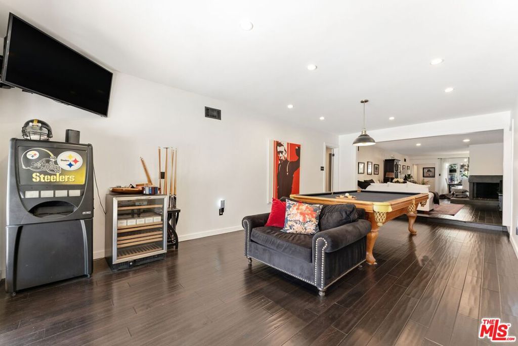 1903 Preuss Road Property Photo 13