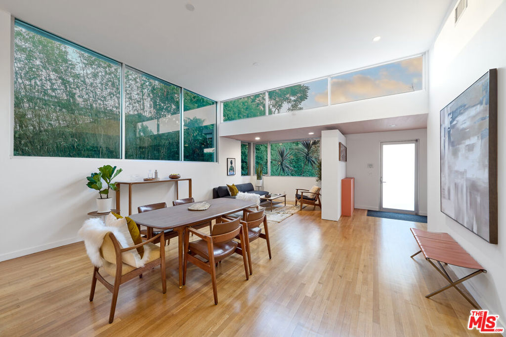 1076 Palms Boulevard Property Photo 4