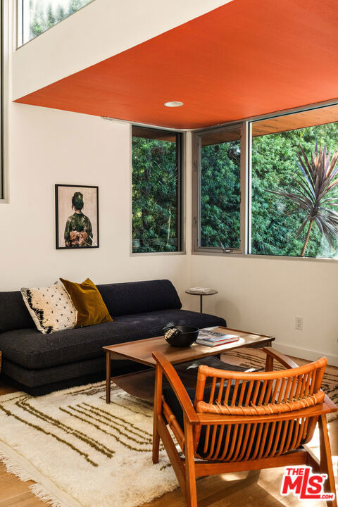 1076 Palms Boulevard Property Photo 8