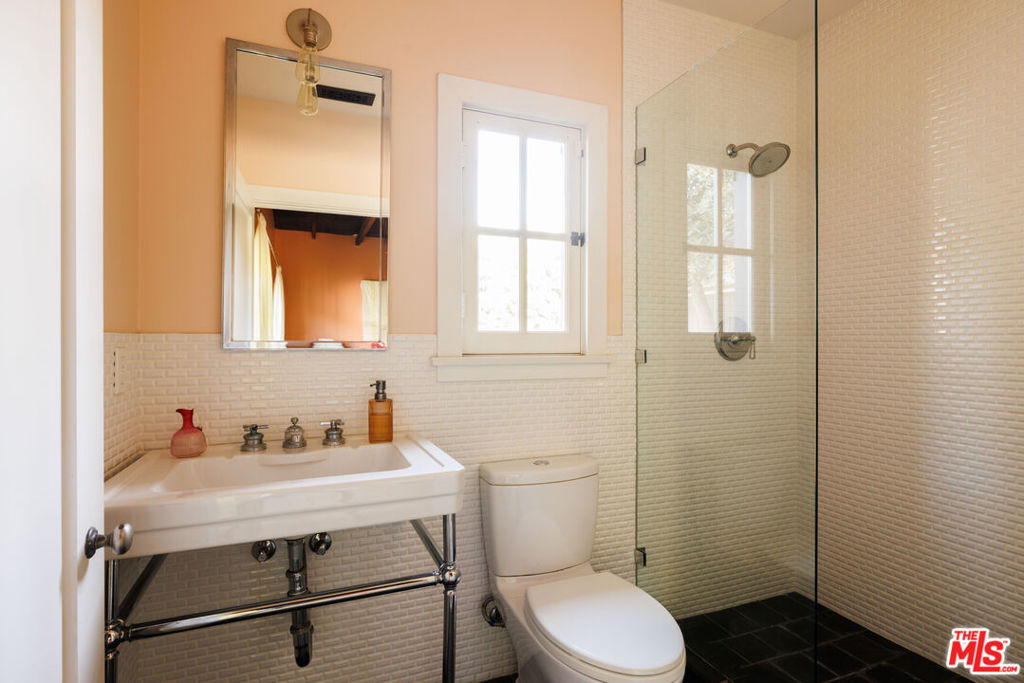 2230 Nottingham Avenue Property Photo 24