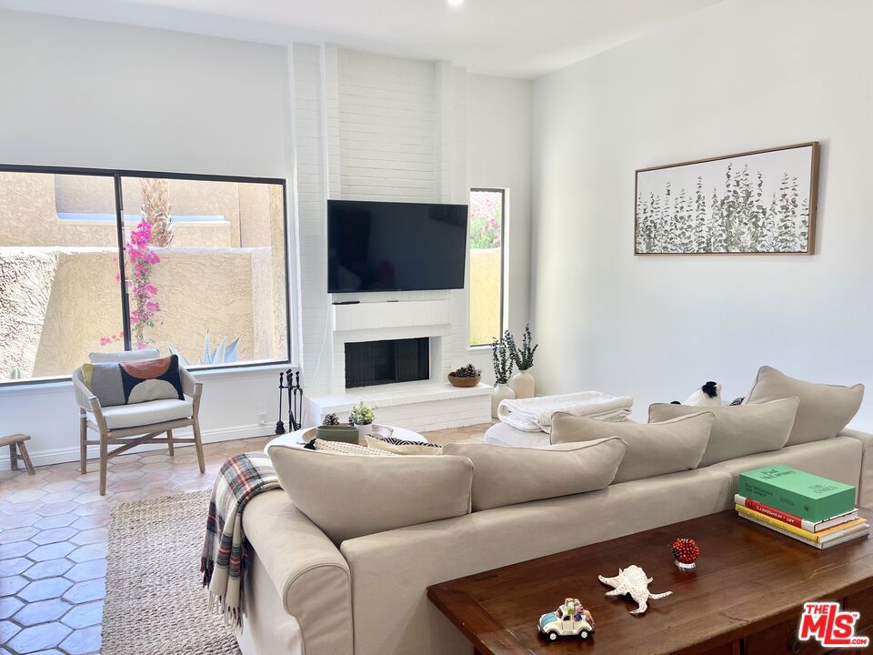 73441 Foxtail Lane Property Photo 4