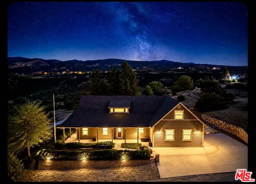 18087 Newview Drive Property Photo 1
