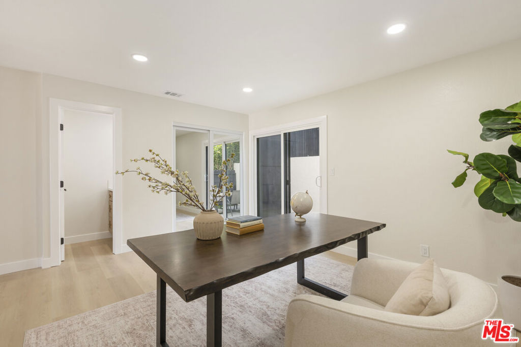 1747 Wollacott Street Property Photo 27