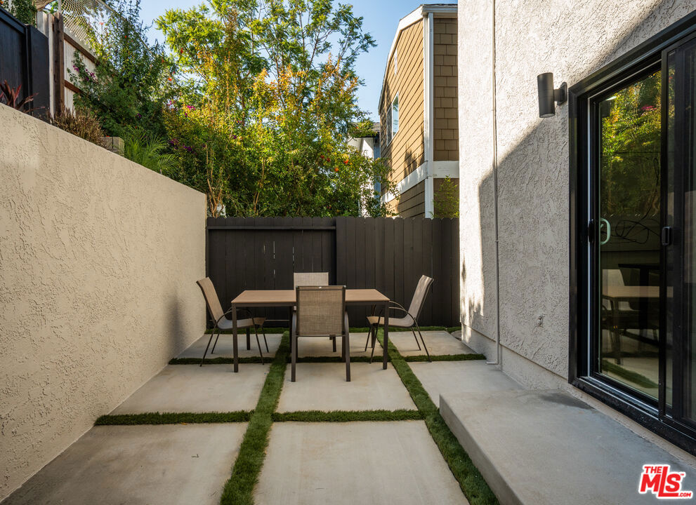 1747 Wollacott Street Property Photo 32