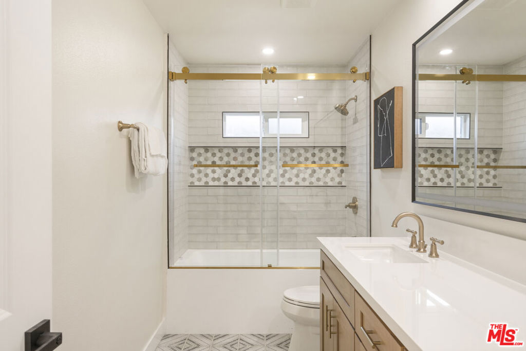 1747 Wollacott Street Property Photo 42