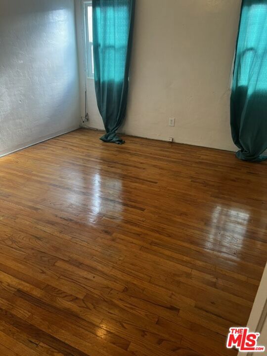 1429 W 94th Place Property Photo 7