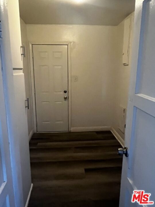1429 W 94th Place Property Photo 9