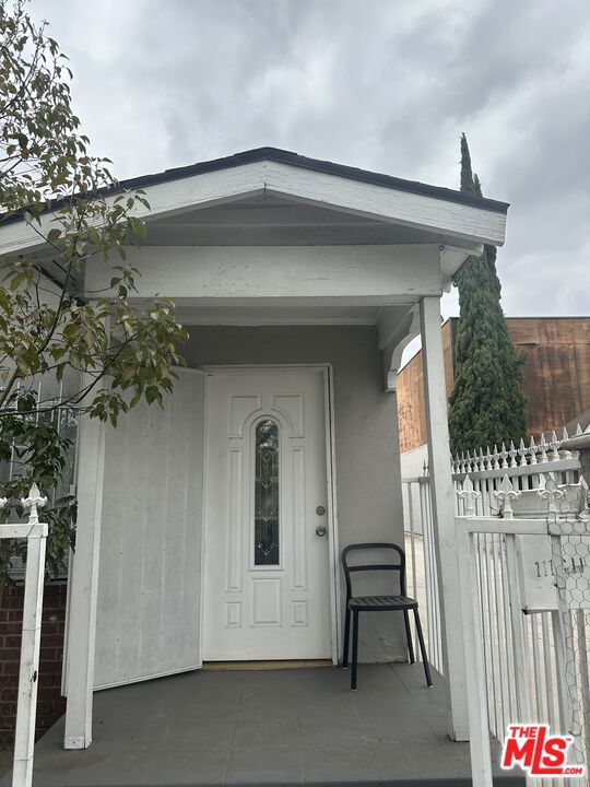 1116 N Ardmore Avenue Property Photo 2
