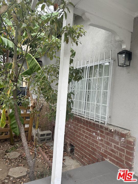 1116 N Ardmore Avenue Property Photo 3