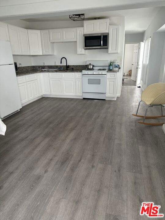 1116 N Ardmore Avenue Property Photo 4