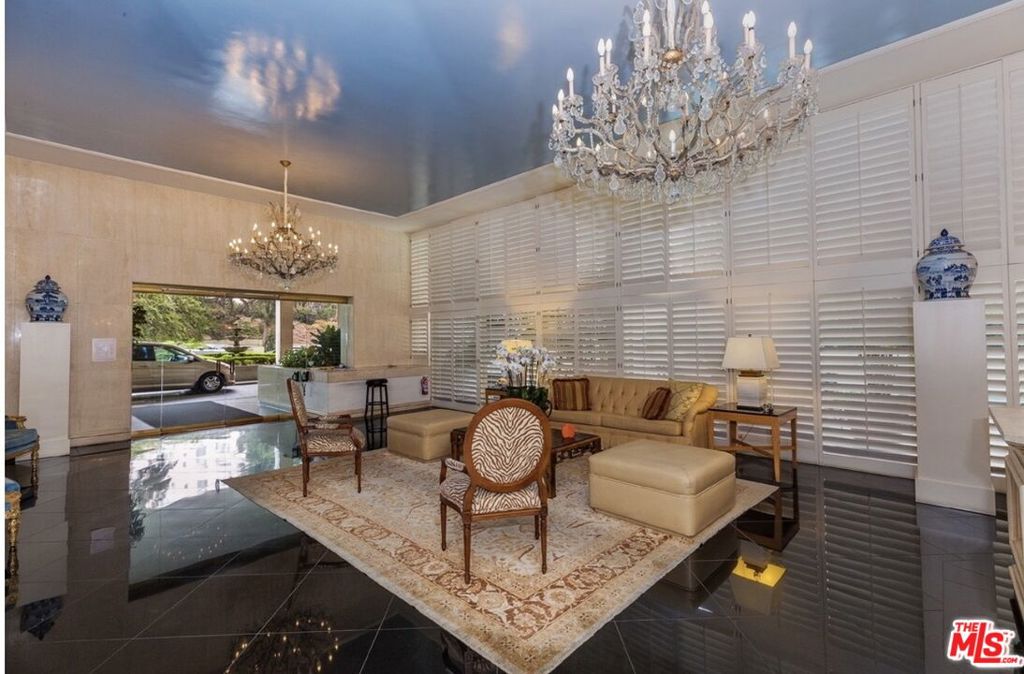 10433 Wilshire Boulevard 407 Property Photo 6