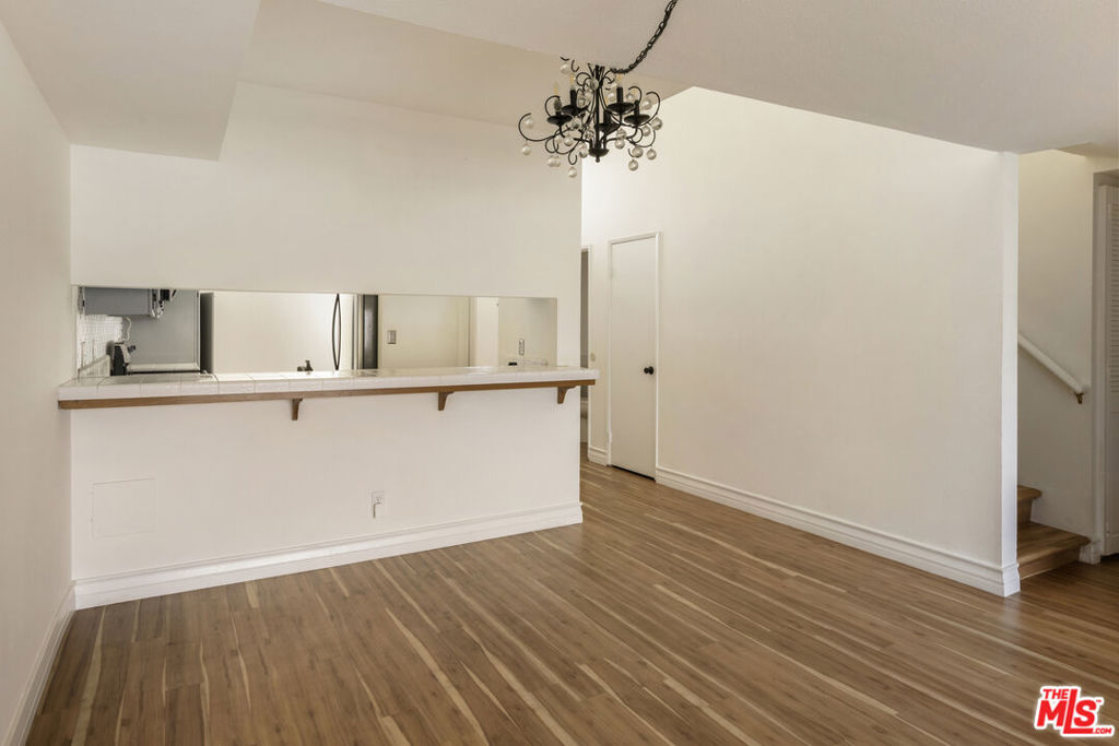 1900 Vine Street 403 Property Photo 11