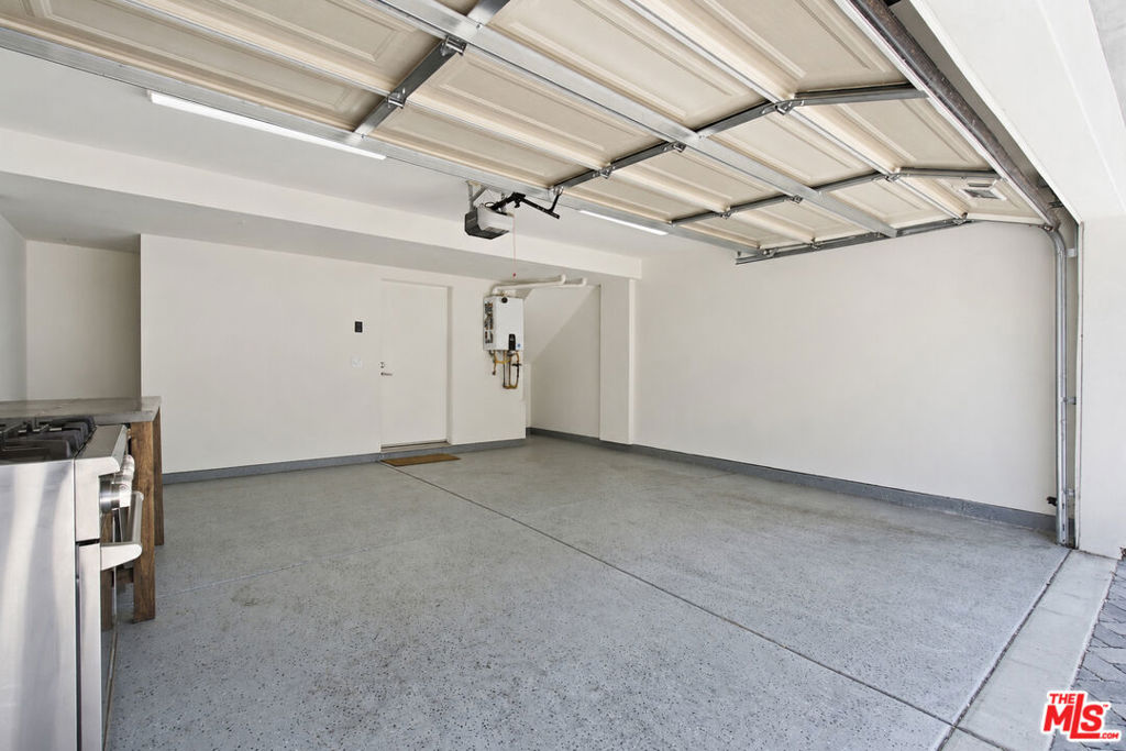 5504 W Olympic Boulevard Property Photo 28