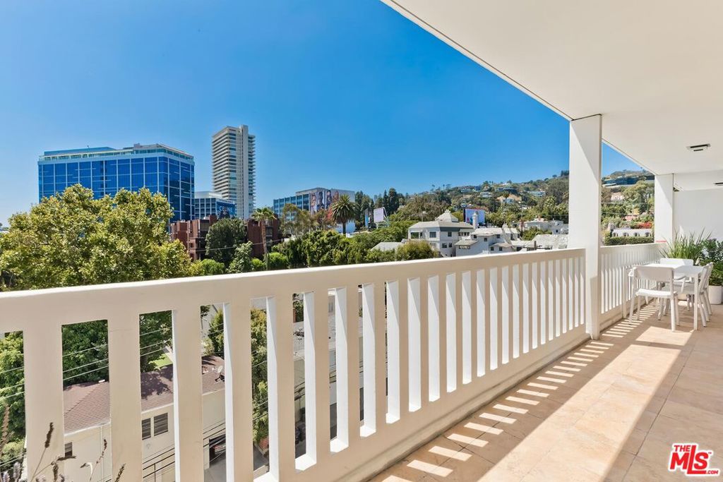 999 N Doheny Drive 601 Property Photo 19