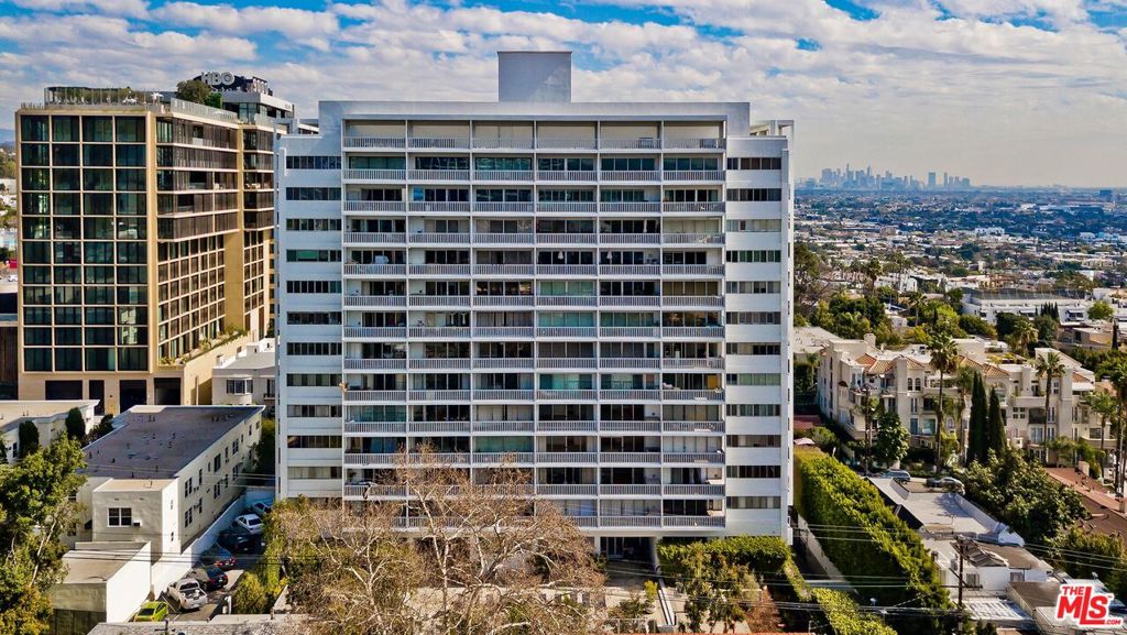 999 N Doheny Drive 601 Property Photo 20
