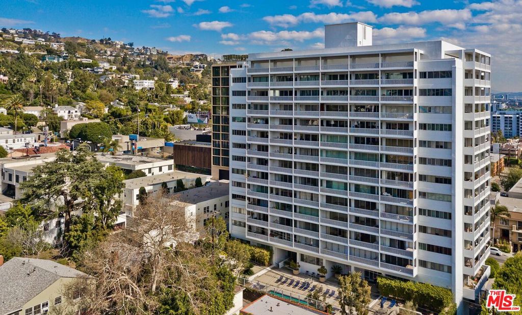 999 N Doheny Drive 601 Property Photo 28