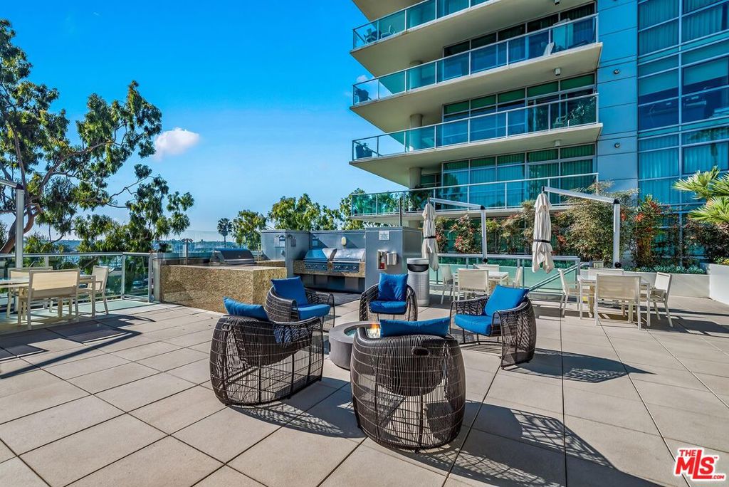 13700 Marina Pointe Drive 630 Property Photo 50