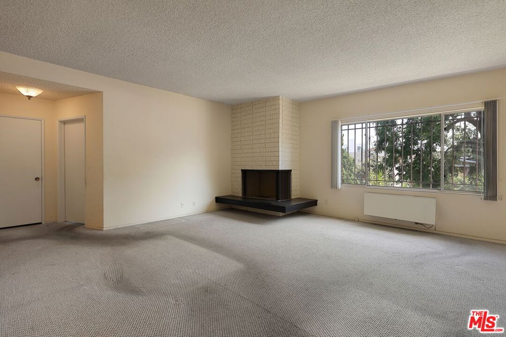 5025 Maplewood Avenue 14 Property Photo 9