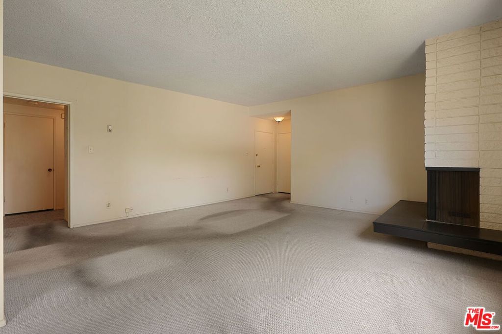 5025 Maplewood Avenue 14 Property Photo 12