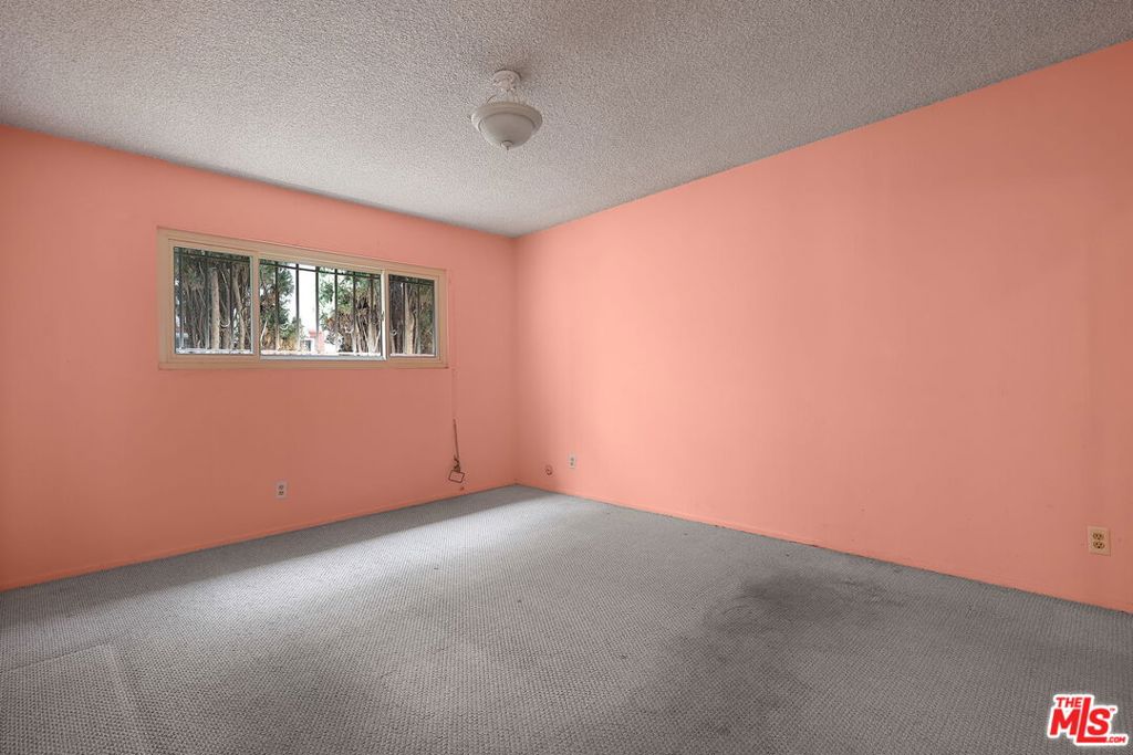 5025 Maplewood Avenue 14 Property Photo 18