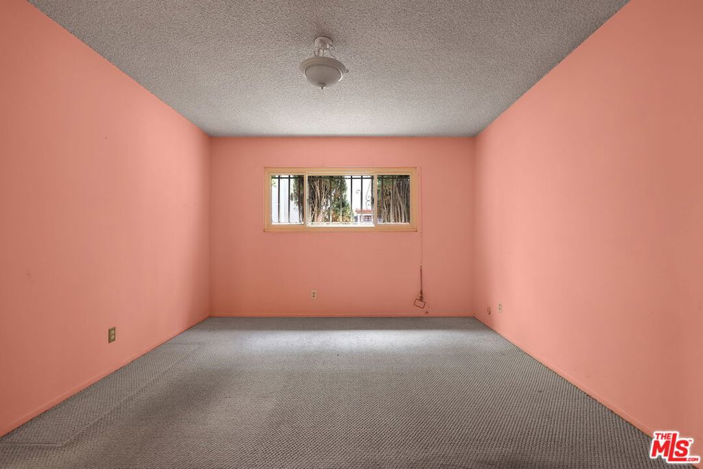 5025 Maplewood Avenue 14 Property Photo 19