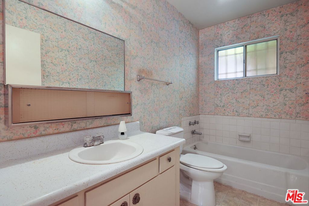 5025 Maplewood Avenue 14 Property Photo 20