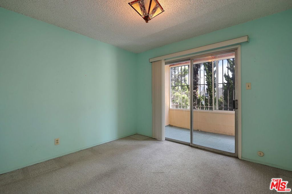 5025 Maplewood Avenue 14 Property Photo 23