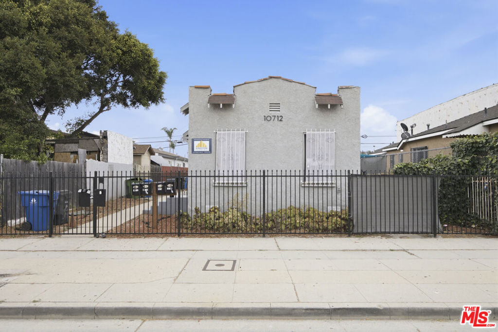 10712 S Broadway Property Photo 1