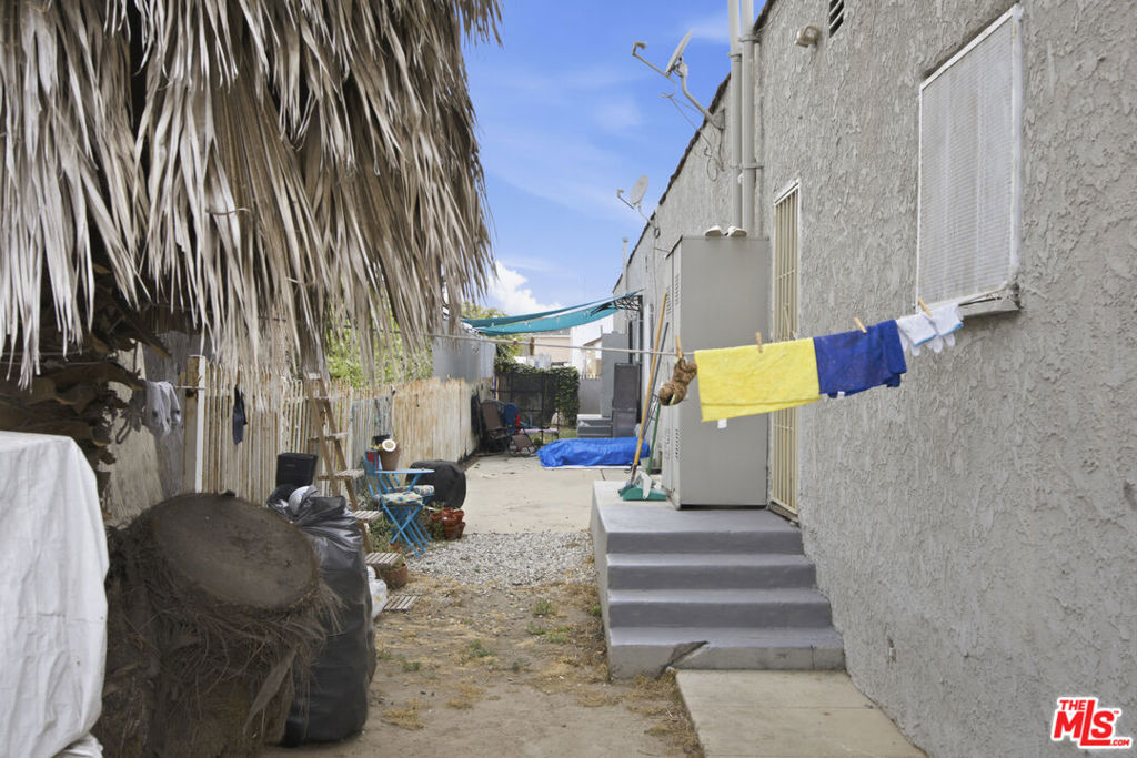 10712 S Broadway Property Photo 5