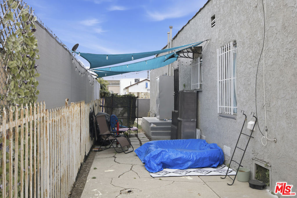 10712 S Broadway Property Photo 6