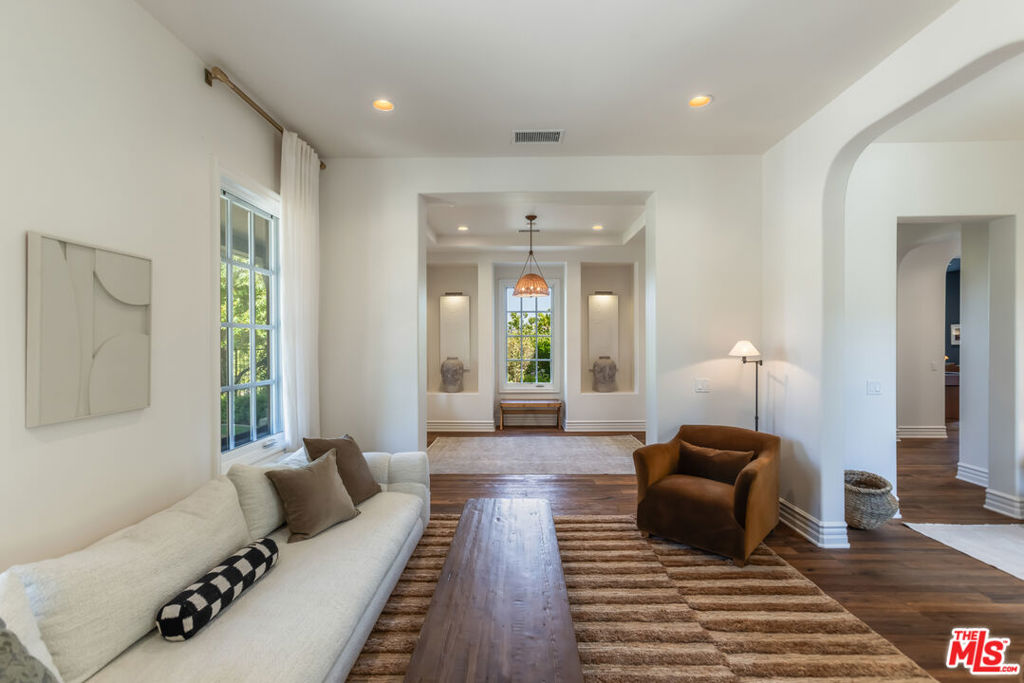 2052 Shadow Creek Drive Property Photo 7