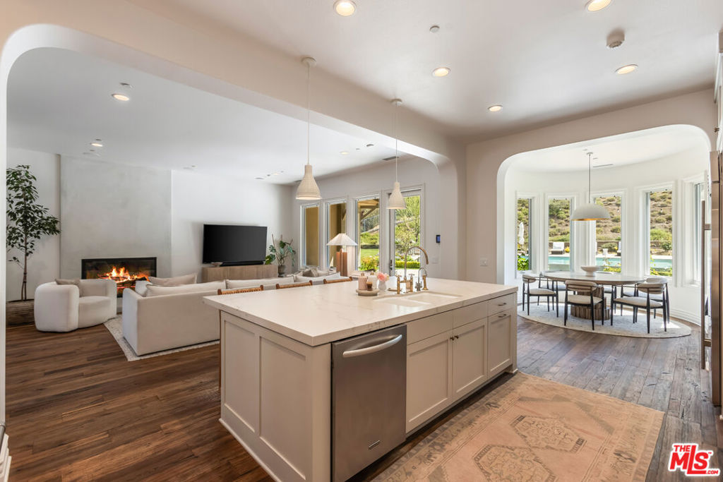 2052 Shadow Creek Drive Property Photo 18